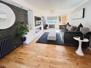 Lounge- click for photo gallery
